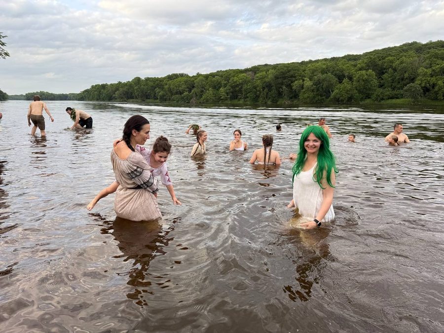 Купання в річці